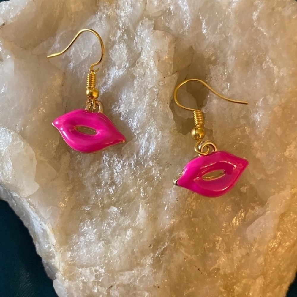 14k Gold Plated Hot Pink Fuchsia Lips Kiss Earrings-Love Glam Chic Gift Art-New